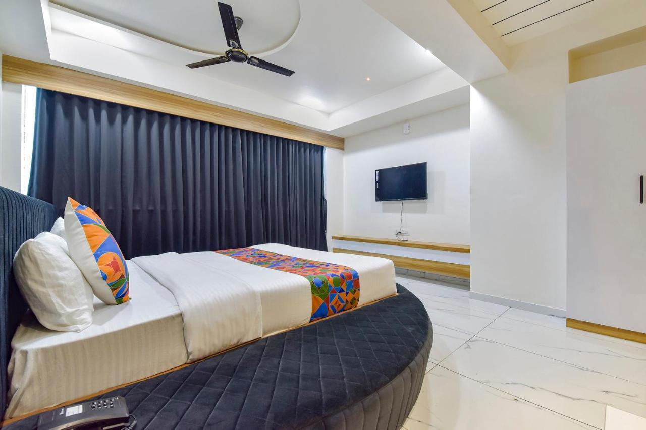 אחמדאבאד Fabhotel Bliss מראה חיצוני תמונה